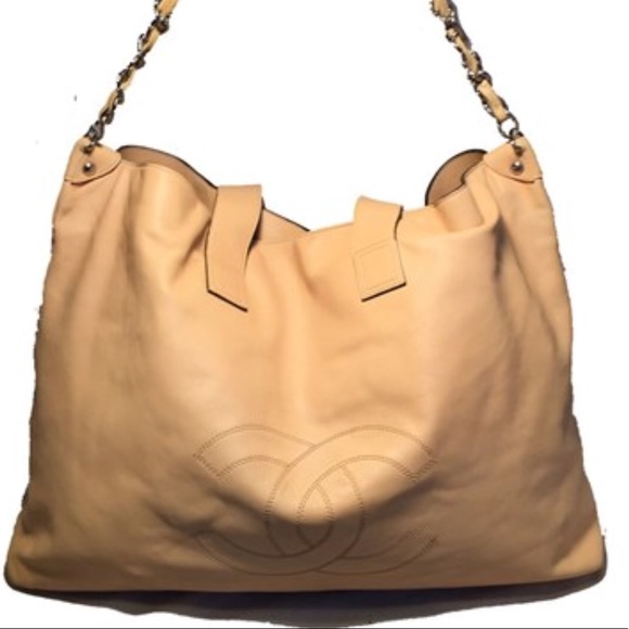 Authentic Chanel lamb leather weekend tote - Picture 3 of 8